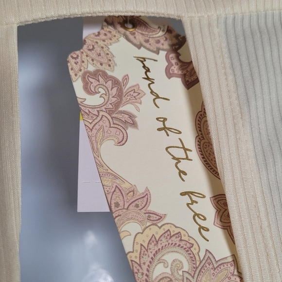 NWT Band Of The Free Cream Ribbed Long Sleeve Tie Back Blouse Women's Size M - Picture 8 of 12